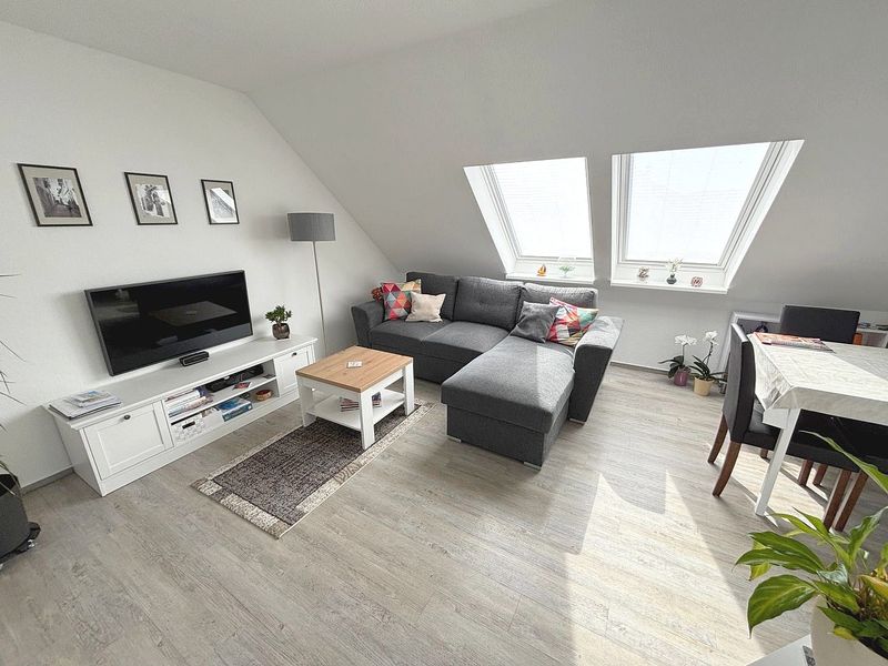 Kapitalanlage: Vermietete, moderne 2-Zimmer-Dachgeschoss-Wohnung in Bad Doberan